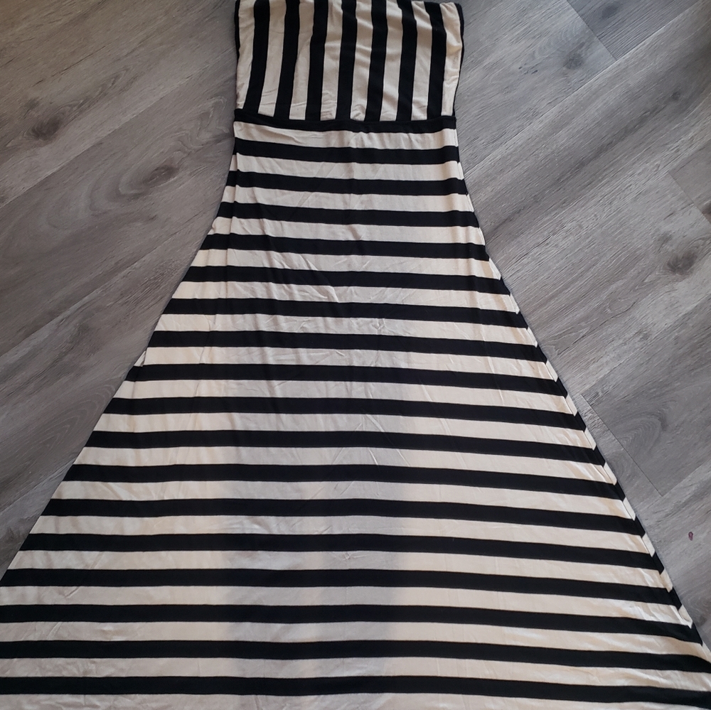 Mossimo Black and Cream Strapless Maxi Dress Size SP